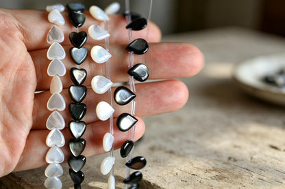 4pcs Double-Sided Shell Beads, Carved Mother of Pearl Beads for DIY Necklace, Handmade Jewelry (BK-005)