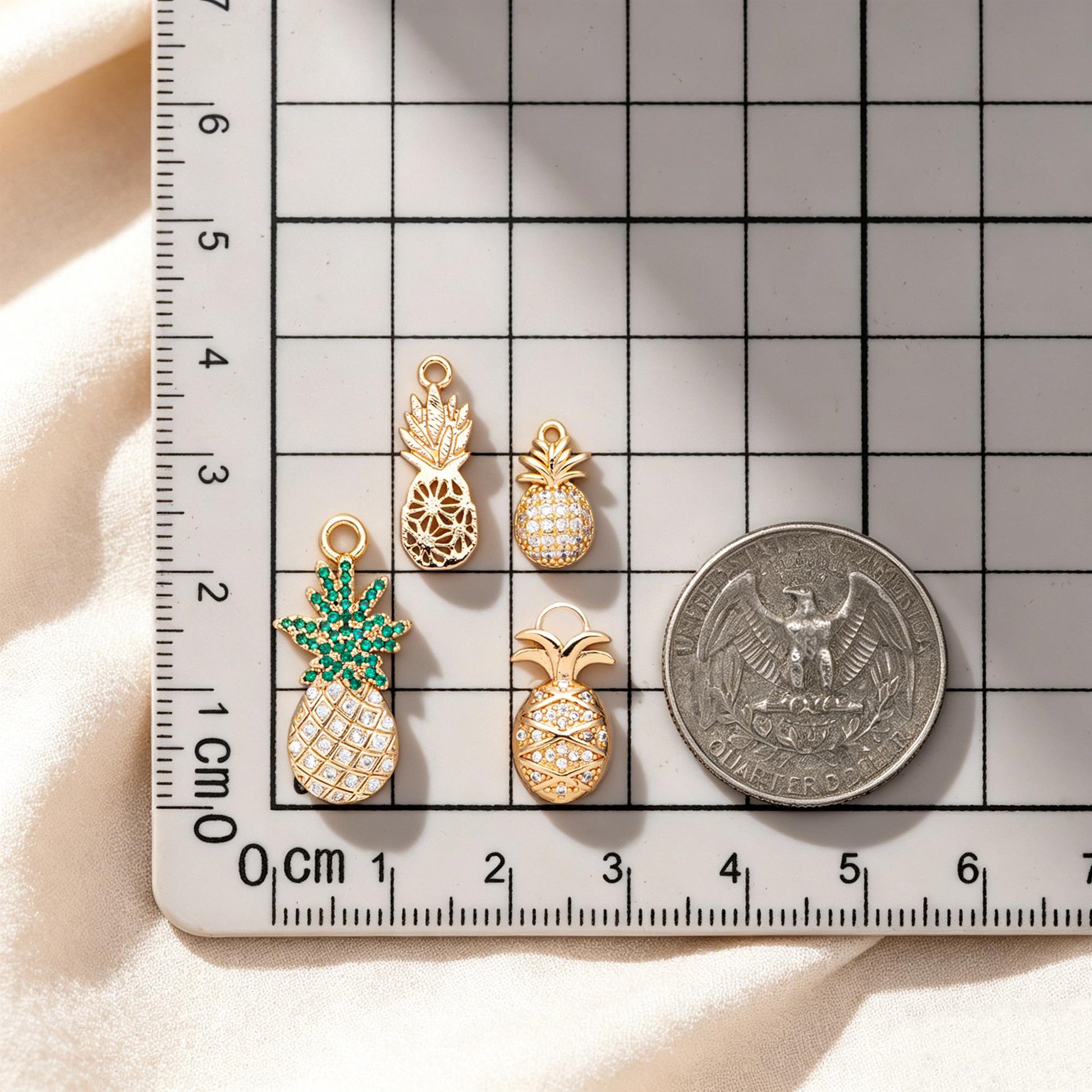 4pcs Gold/ Silver Tone Pineapple Charms , 18K Gold/ Rhodium plated Brass Pineapple Pendants (GB-4095)