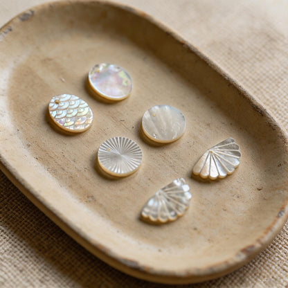 4pcs Natural White Mother of Pearl Shell Pendant Charm, Oval Round Fan Shape, DIY Earrings Necklace Making Supplies (BK-014)