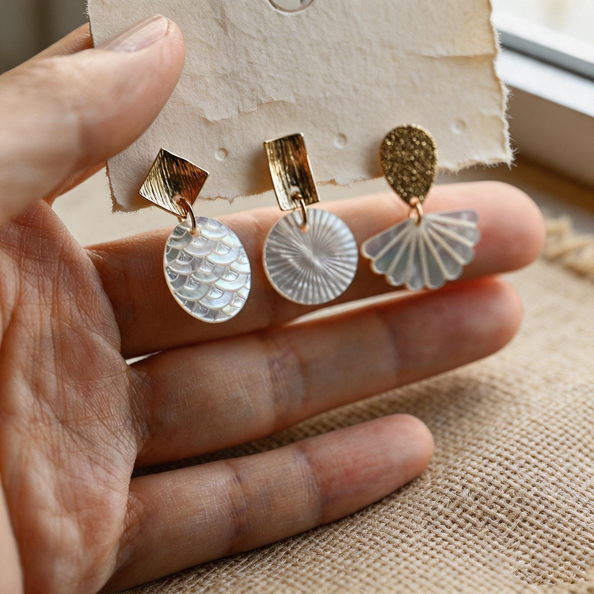 4pcs Natural White Mother of Pearl Shell Pendant Charm, Oval Round Fan Shape, DIY Earrings Necklace Making Supplies (BK-014)