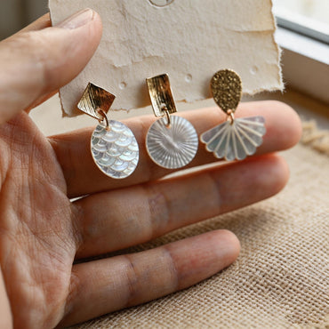 4pcs Natural White Mother of Pearl Shell Pendant Charm, Oval Round Fan Shape, DIY Earrings Necklace Making Supplies (BK-014)
