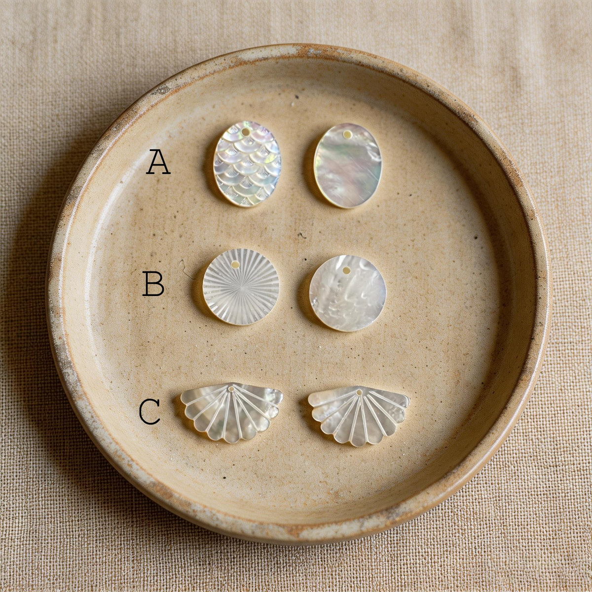 4pcs Natural White Mother of Pearl Shell Pendant Charm, Oval Round Fan Shape, DIY Earrings Necklace Making Supplies (BK-014)