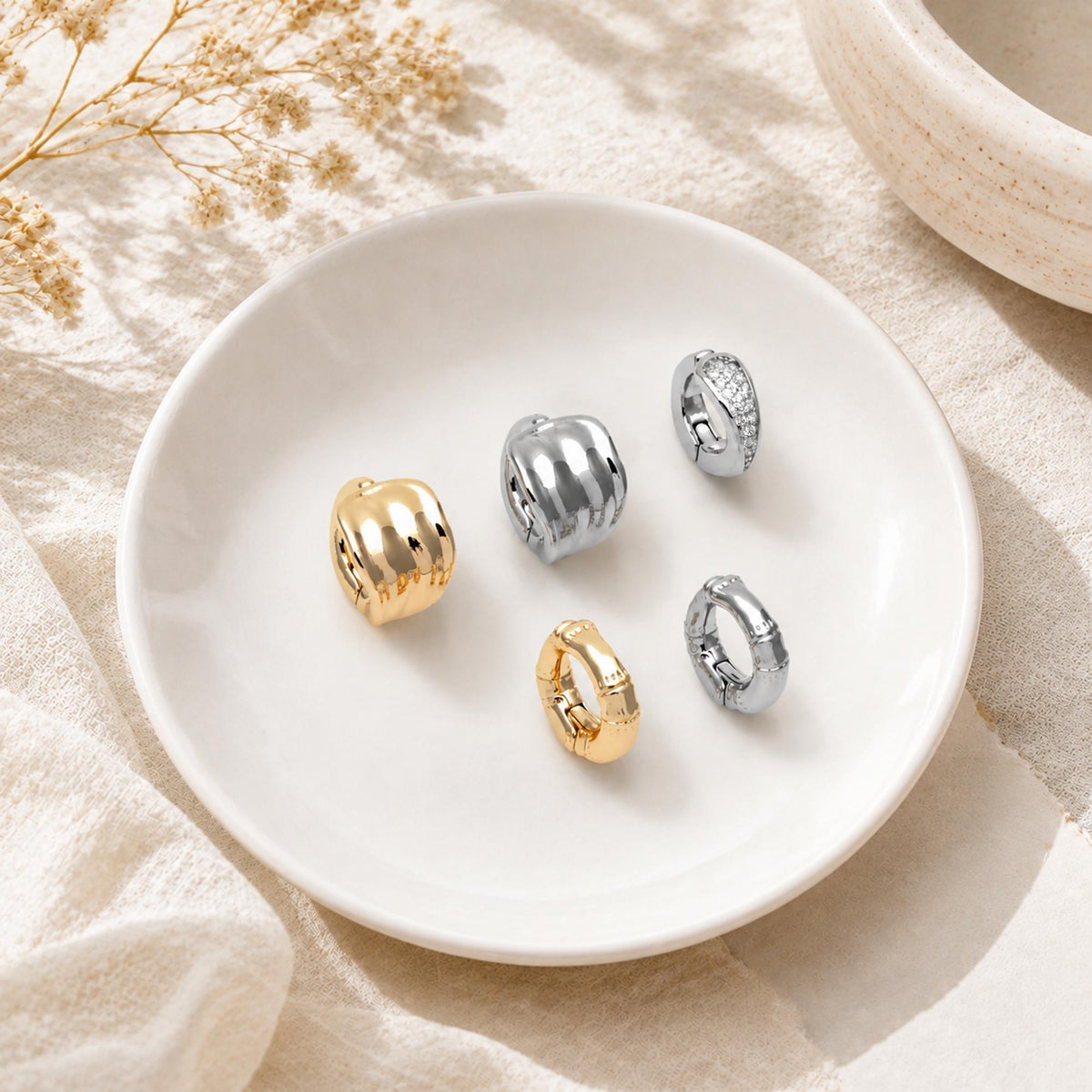 4pcs Gold/ Silver Tone Ear Cuff, Minimalist Cartilage Earrings, Dainty Clip On Earrings (GB-4579)