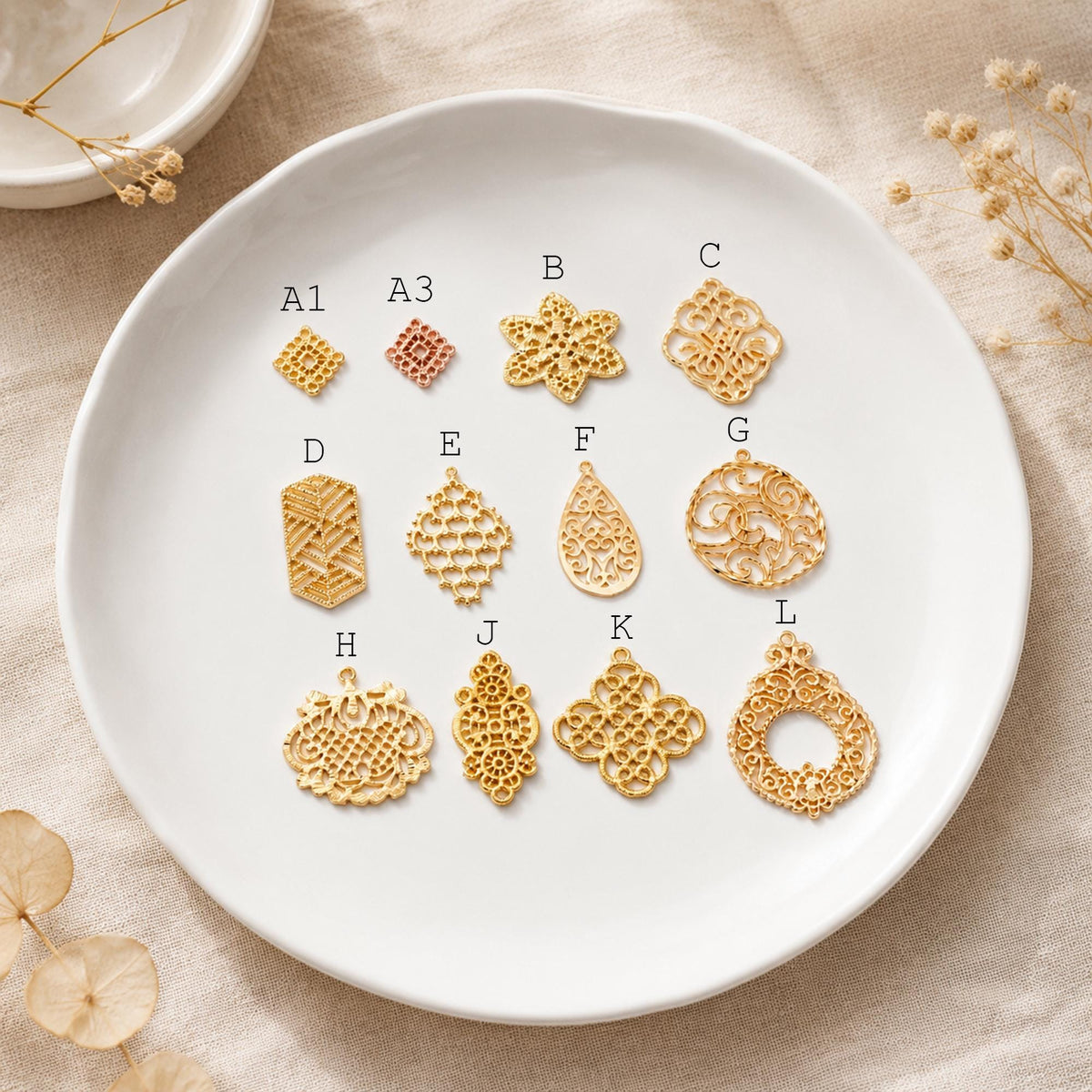 10pcs Gold plated Brass Filigree Charm Pendants, Earring Findings, Jewelry Making, Diy Material, Jewelry Supplies (GB-890)