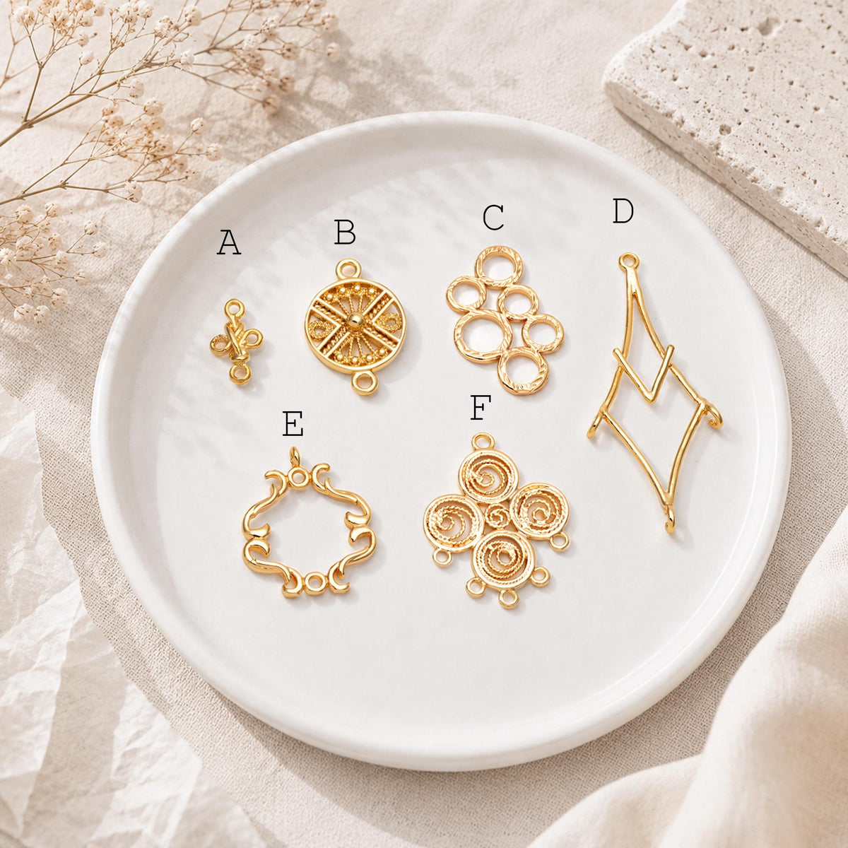 10pcs Gold Rhombus Geometric Charms: Geometric Brass Connector Pendants (GB-3091)