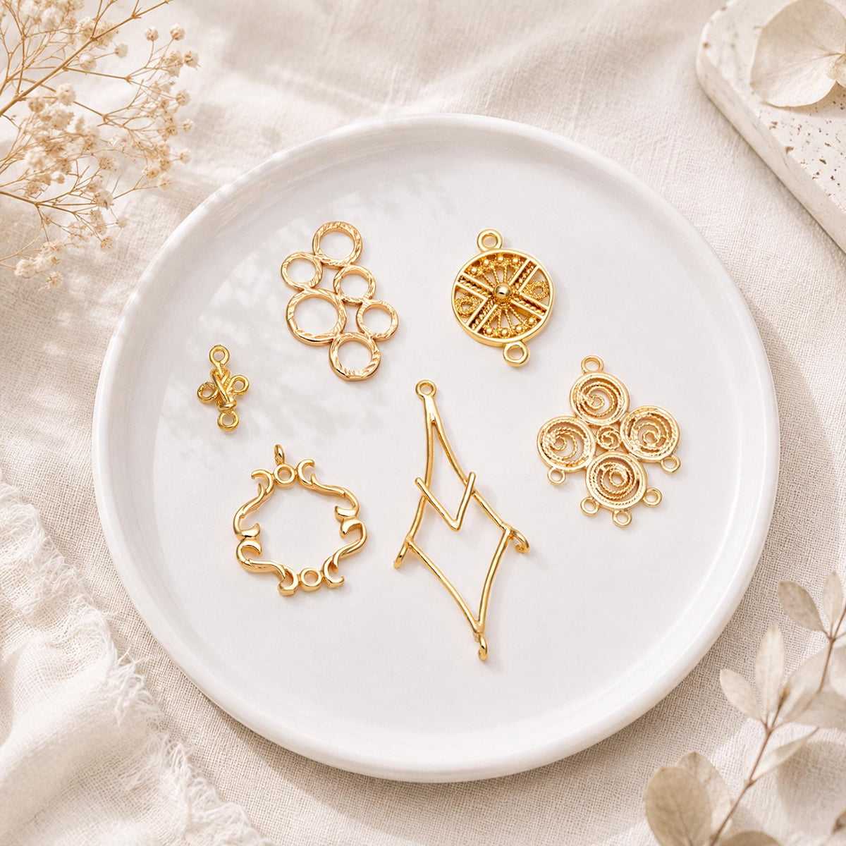 10pcs Gold Rhombus Geometric Charms: Geometric Brass Connector Pendants (GB-3091)