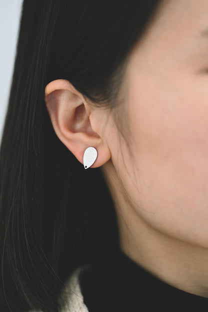 10pcs Gold Curved Rhombus Earring With A Loop, Real Gold Plated Brass Geometric Earring Studs (GB-3214)