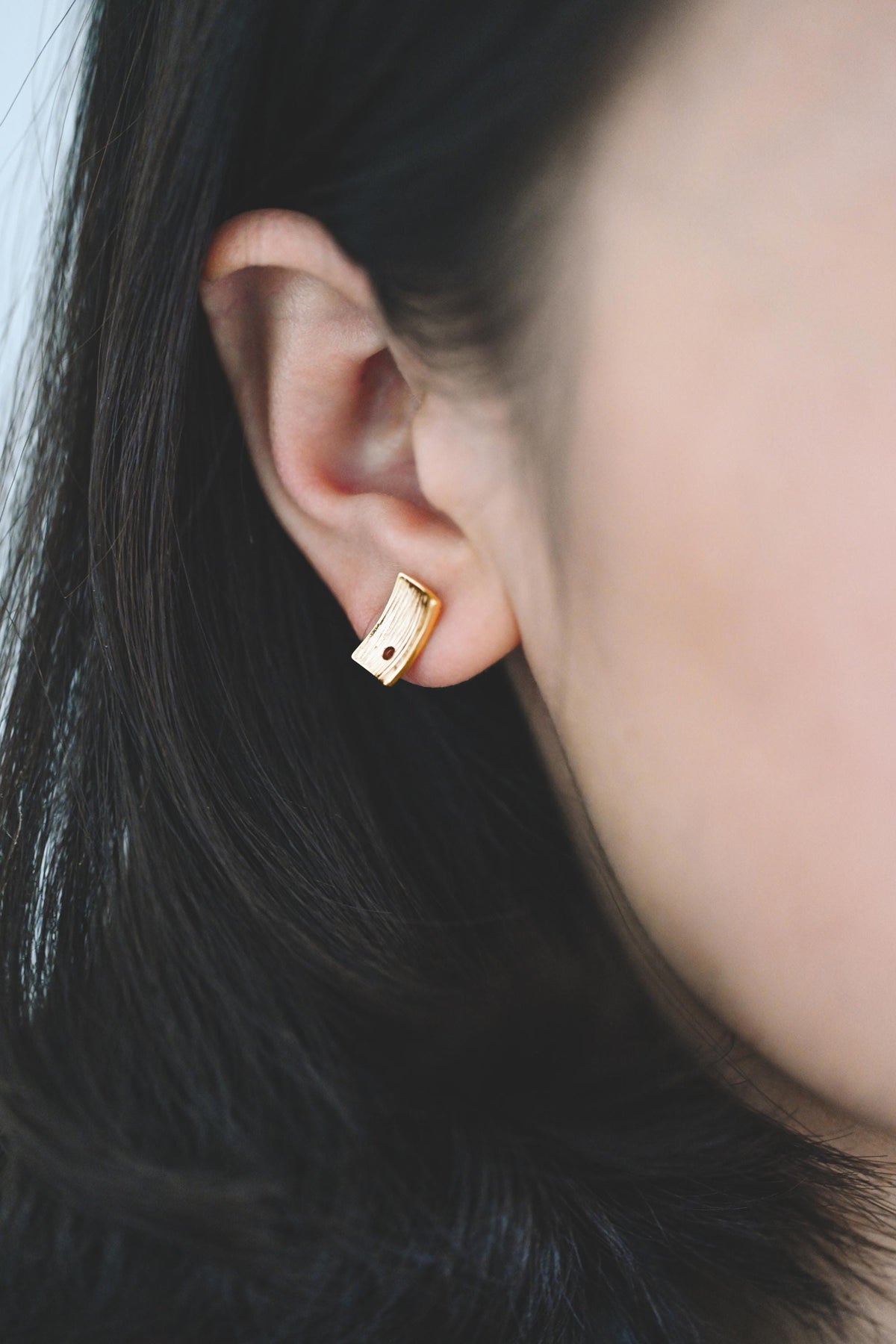 10pcs Gold Curved Rhombus Earring With A Loop, Real Gold Plated Brass Geometric Earring Studs (GB-3214)