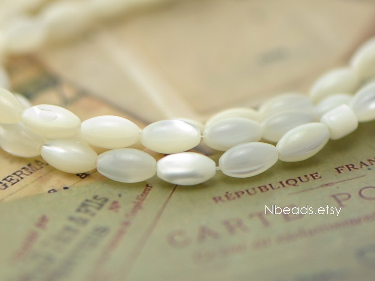 White Mother of Pearl Shell Oval Beads 3x5/ 4x6mm -(#V1208) Full strand