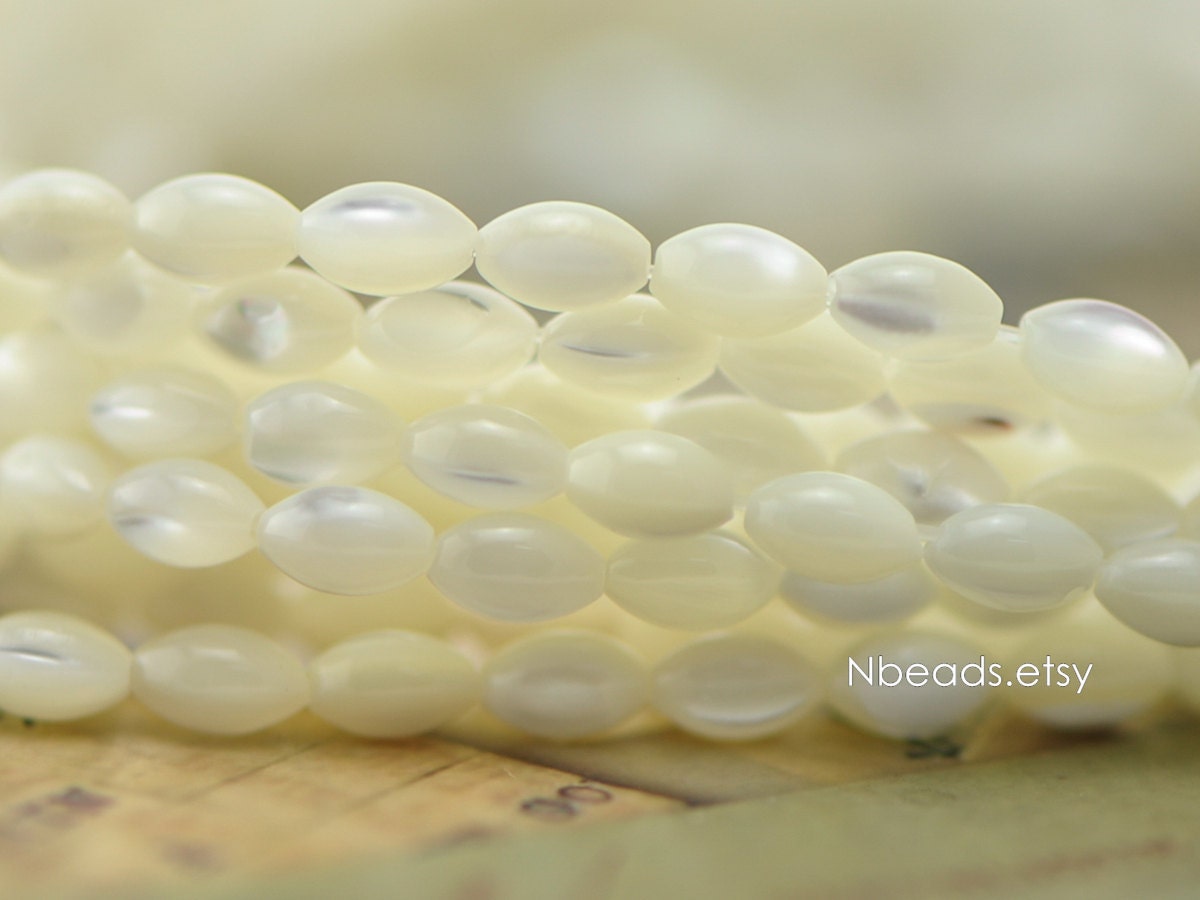 White Mother of Pearl Shell Oval Beads 3x5/ 4x6mm -(#V1208) Full strand