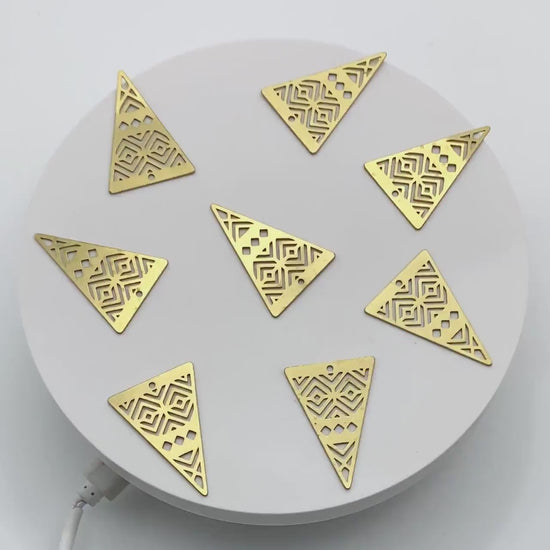 10pcs Raw Brass Triangle Charm Pendants, Brass Findings Wholesale (RB-282)