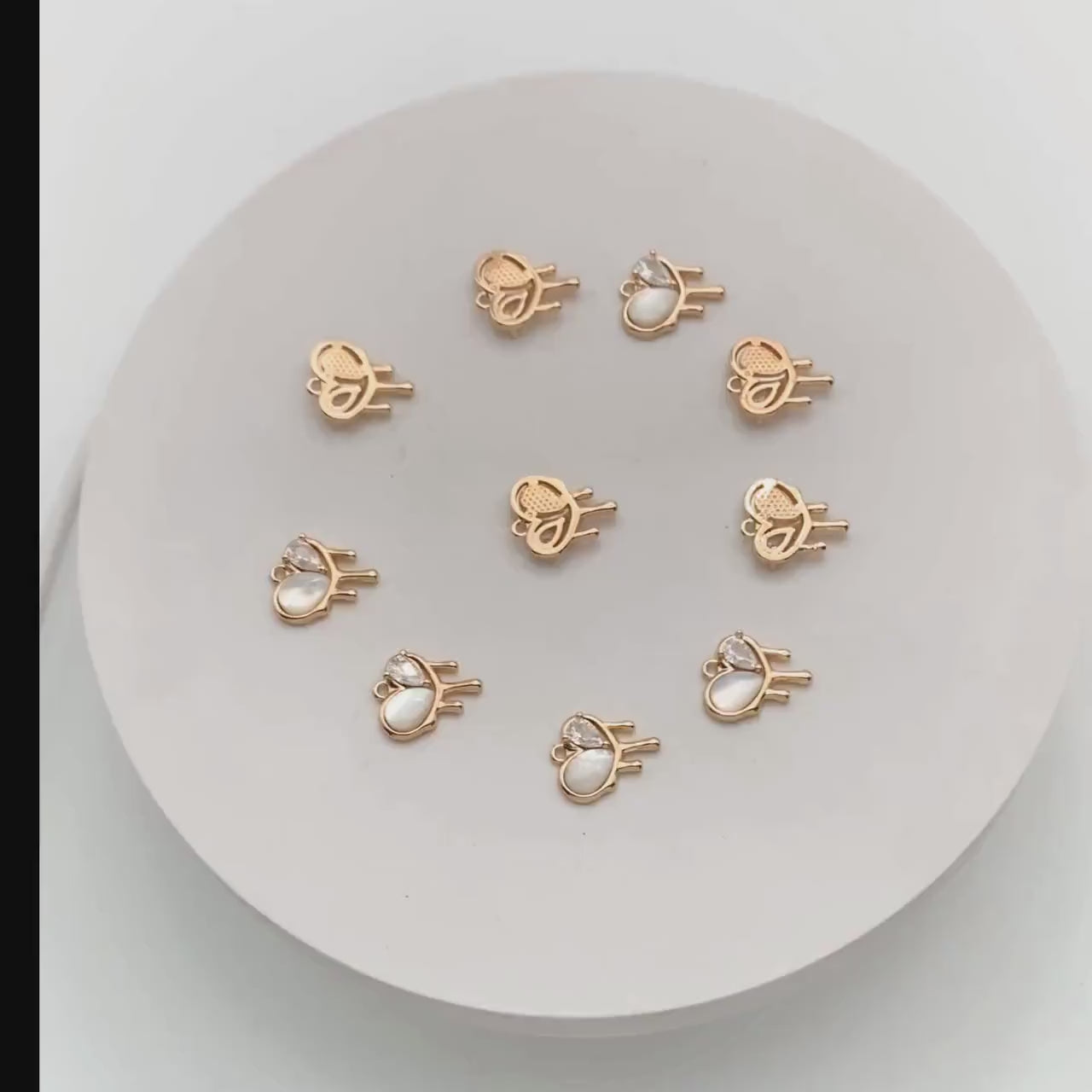 4pcs Shell Pave Heart Charms, 18K Gold plated Brass, CZ Gold Heart Pendants (GB-2782-O)