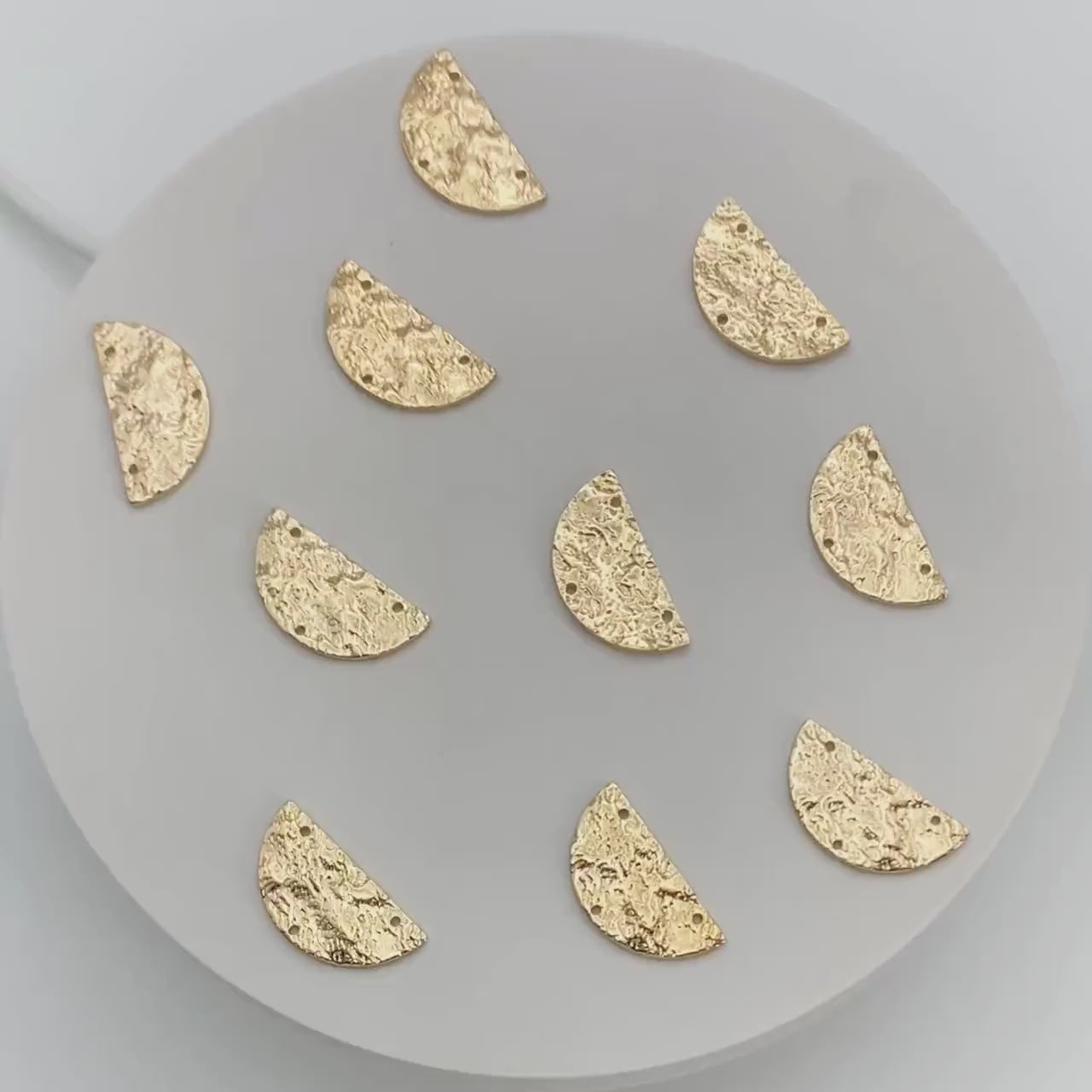 10pcs Hammered Semi Circle Charm Connectors 22.5mm, Gold Geometric Pendants with 3 Holes (GB-1422-C)