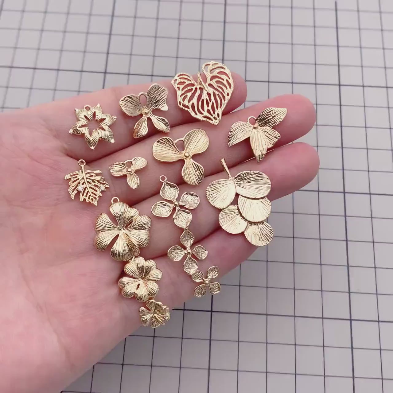 10pcs Gold Leaf Charm Connectors , Real Gold plated Brass, Leaf Pendant with Two Loops (GB-4391)