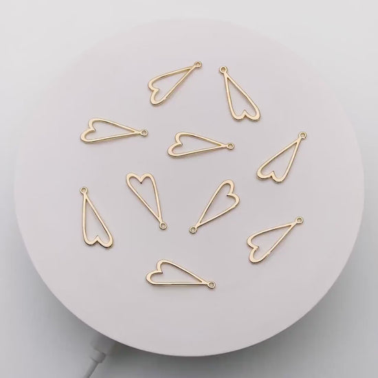 10pcs Gold plated Brass Heart Charm Pendants (GB-432)