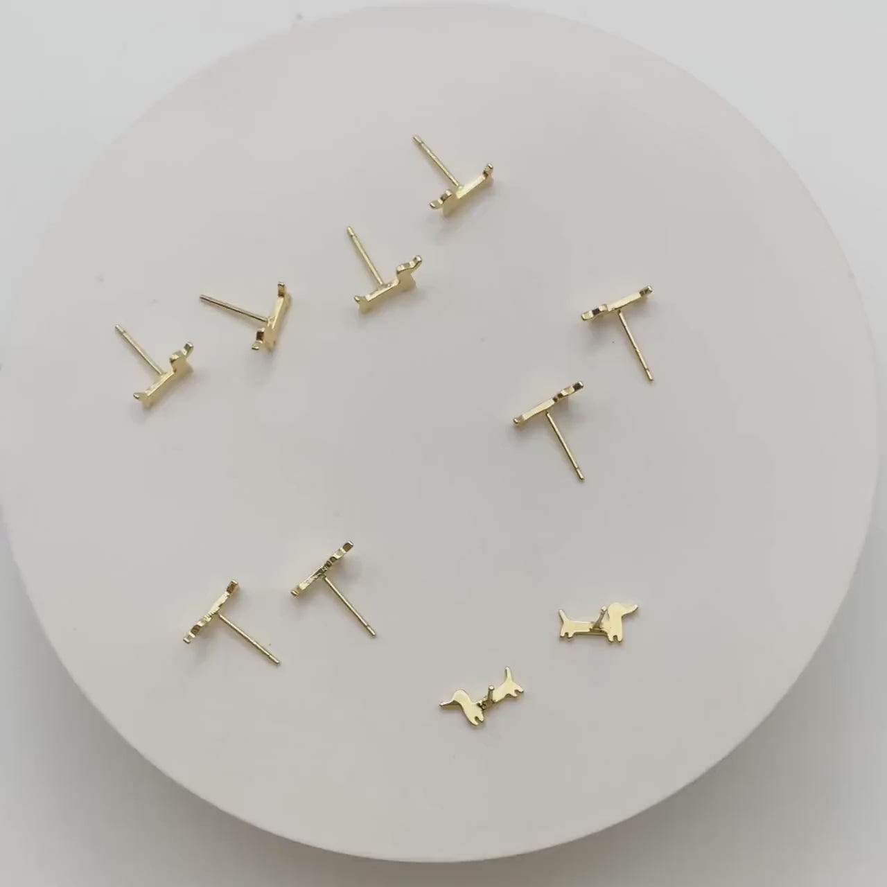 10pcs Gold Dachshund Earrings, Gold Plated Brass, Sausage Dog Stud Earrings (GB-4108)