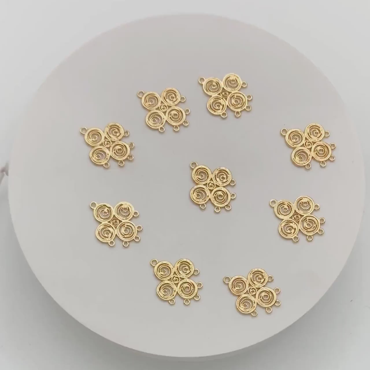 10pcs Gold Filigree Connectors, Gold plated Brass Earring Charms, Necklace Pendants with Loops 22x17mm (GB-1550)