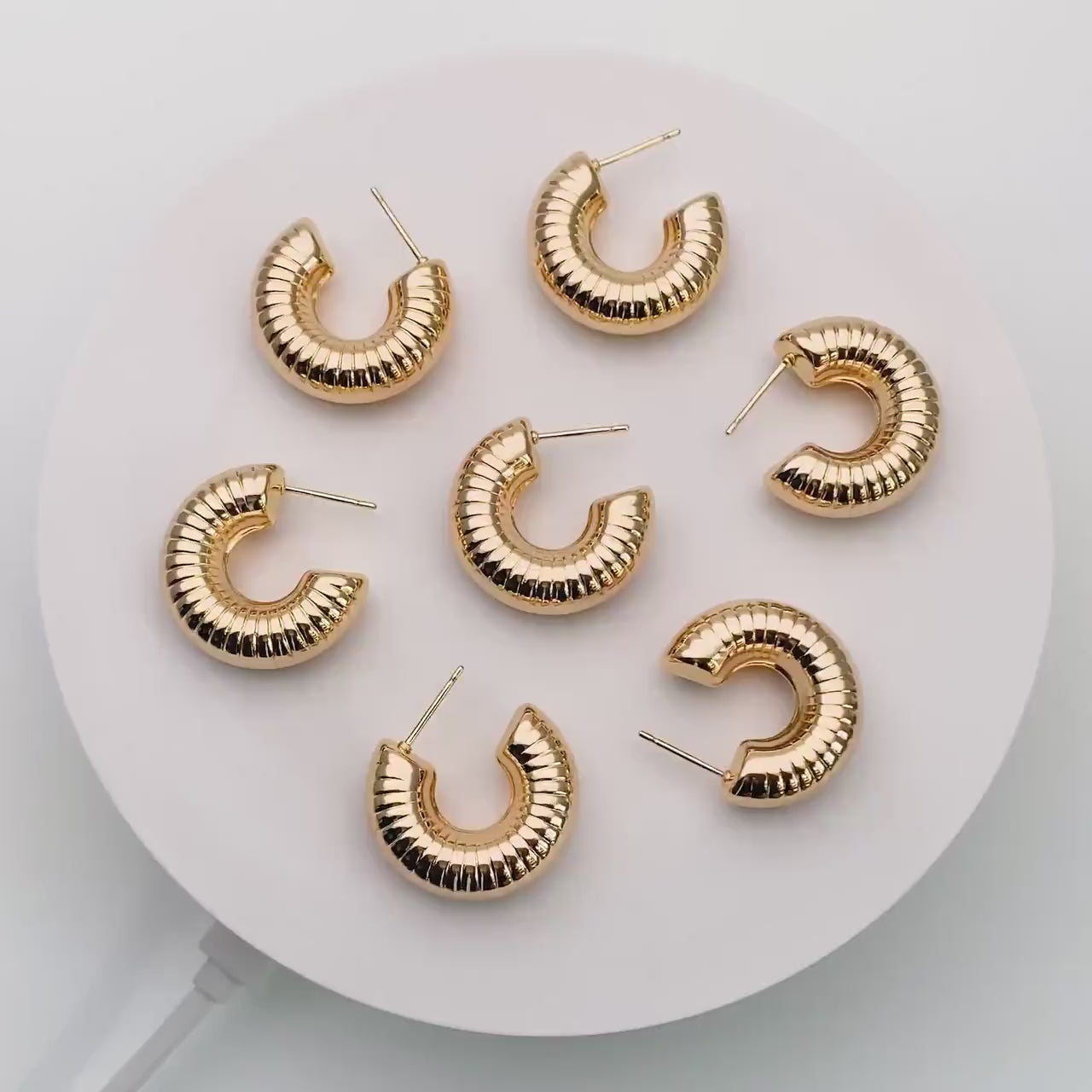 4pcs Gold Round Circle Earrings 25mm, Gold plated Brass, Dainty Geometric Hoop Stud Earrings (GB-4265)