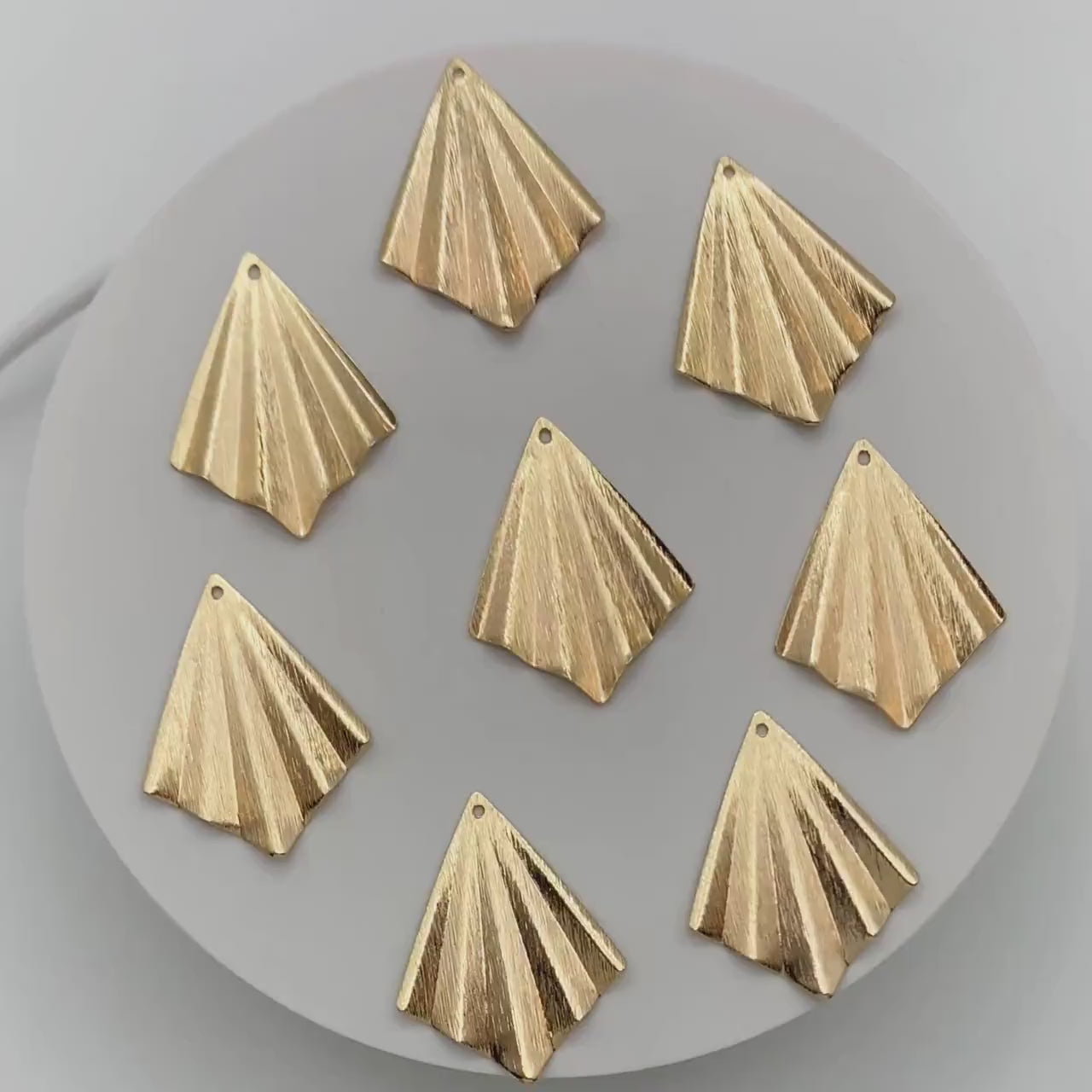 10pcs Gold Rhombus Charm 35x27mm, Gold plated Ribbed Geometric Pendants (GB-3817-L)