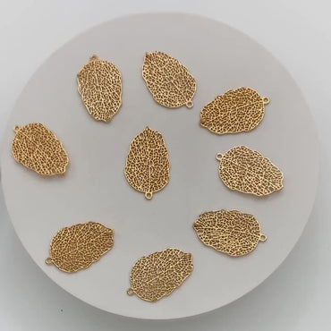 10pcs Gold Filigree Leaf Pendant Connectors, 18K Gold plated Brass Leaf Charms (GB-1010-D)