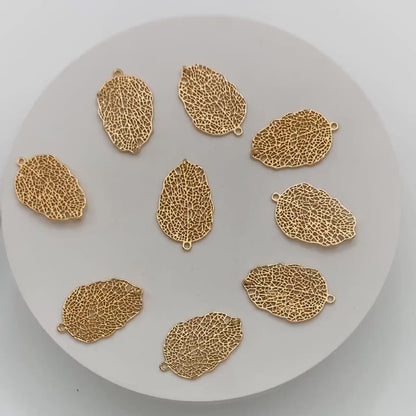 10pcs Gold Filigree Leaf Pendant Connectors, 18K Gold plated Brass Leaf Charms (GB-1010-D)