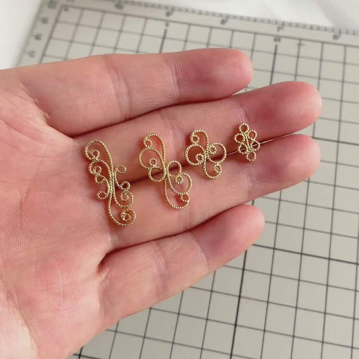 10pcs Gold Filigree Flower Charm Pendants, Gold plated Brass, Jewelry Making, Diy Material, Jewelry Supplies (GB-114)