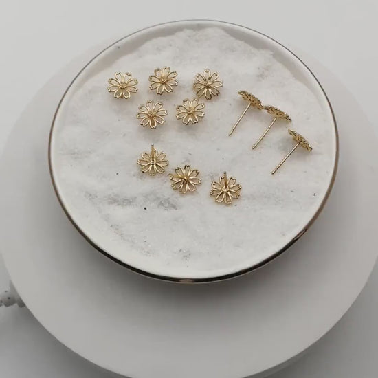 10pcs Gold Flower Earring, 9mm, Gold Plated Brass Daisy Stud Earrings, DIY Ear Findings (GB-3946)