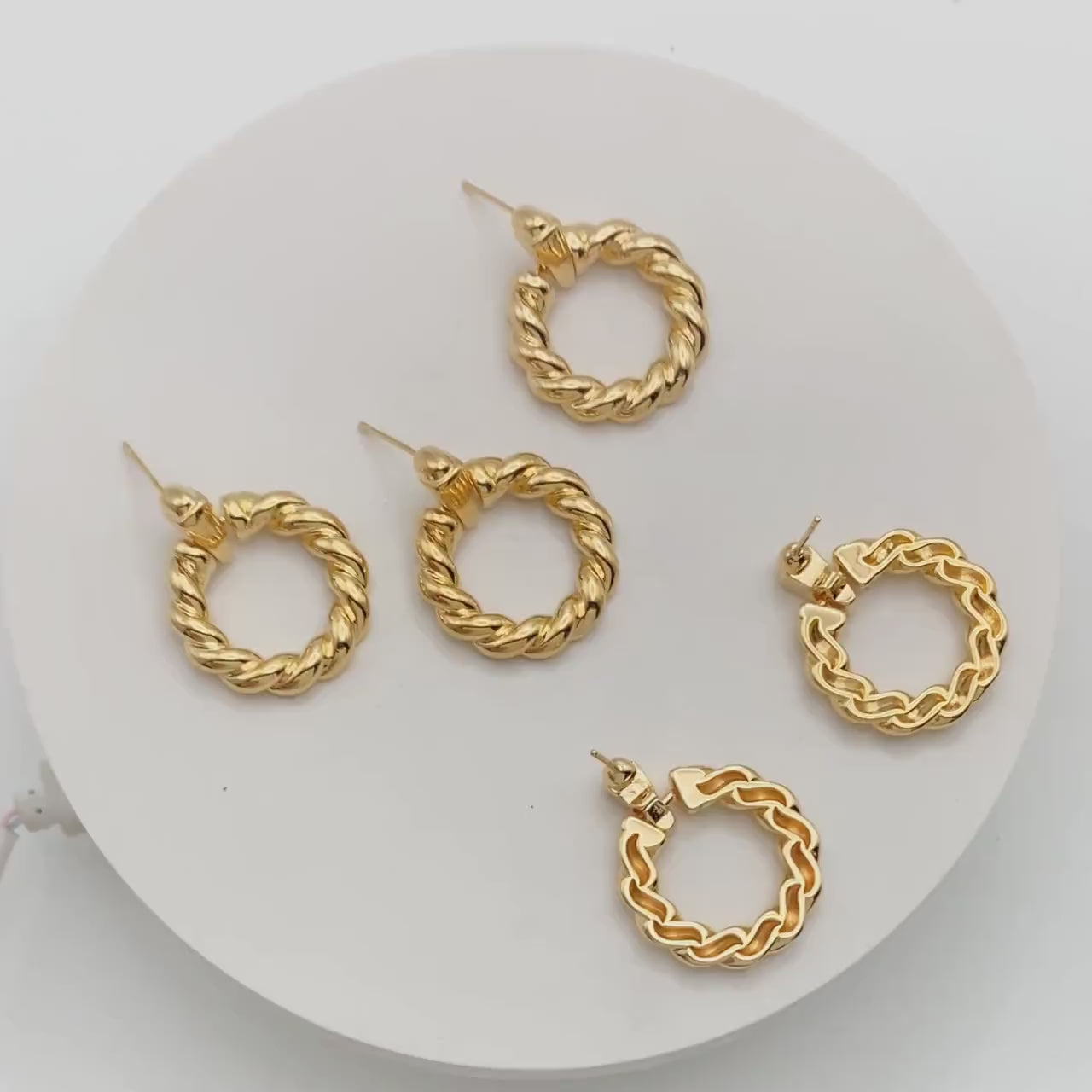 4pcs Gold Chunky Twisted Cricle Earrings, 30x24mm, Geometric Earring, Hoop Earrings (GB-2004)