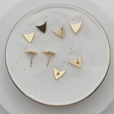 10pcs Gold Arrow Minimalist Earrings, 10mm, Real Gold Plated Brass Geometric Earring Studs (GB-4187)