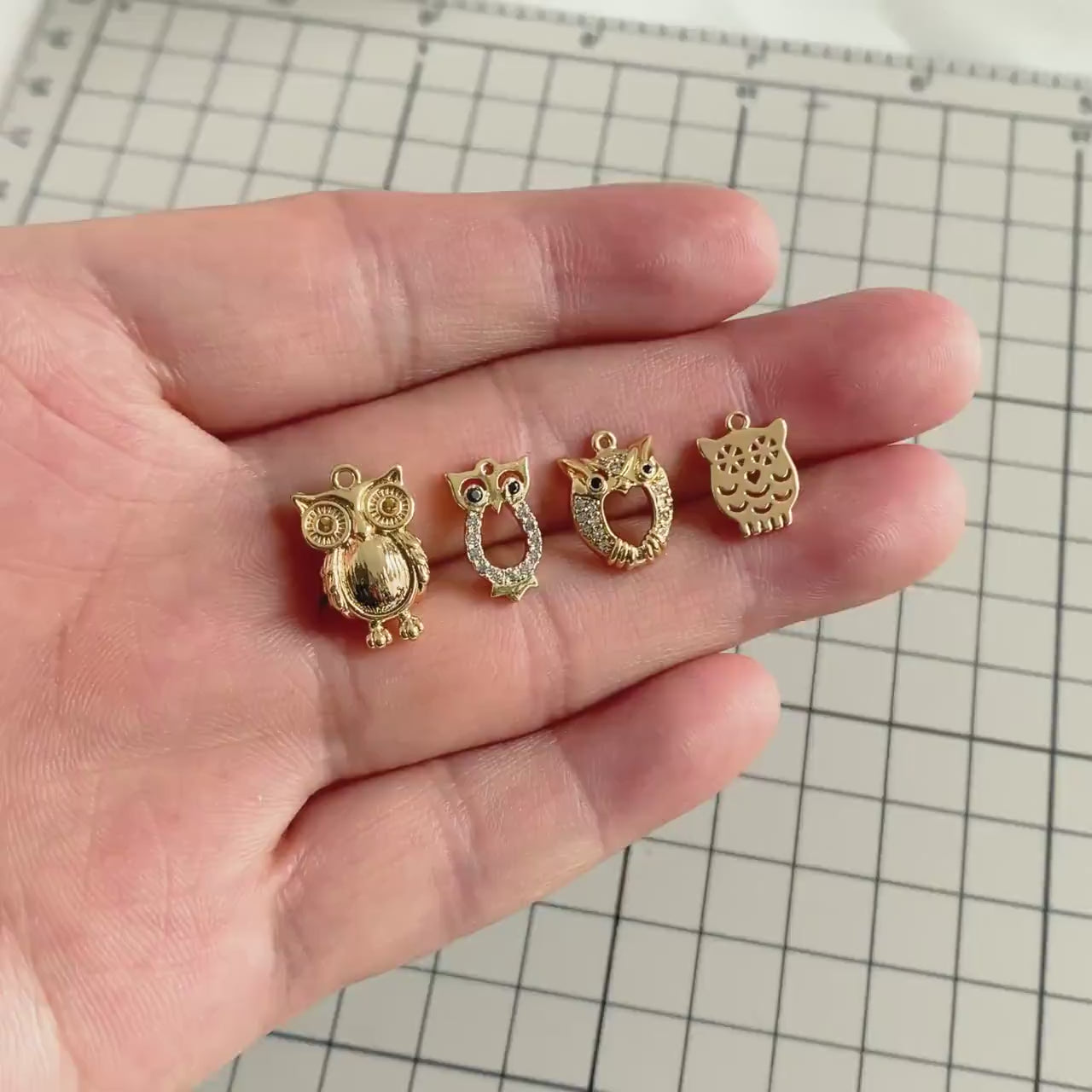 10pcs Gold Owl Charms , Real Gold plated Brass, Cute Owl Pendants (GB-176)