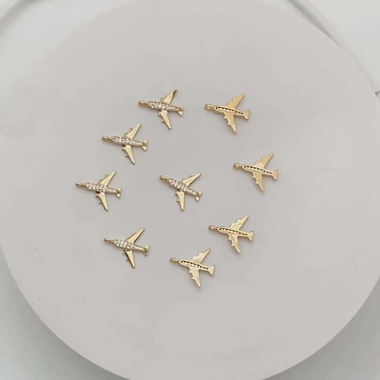 4pcs Gold Airplane Charms, 18K Gold plated Brass, Mini Plane Pendants (GB-2471)