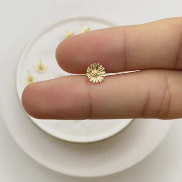 10pcs Gold Tiny Daisy Earrings 6.5mm, Gold Plated Brass, Minimalist Daisy Stud Earrings (GB-3381-E)