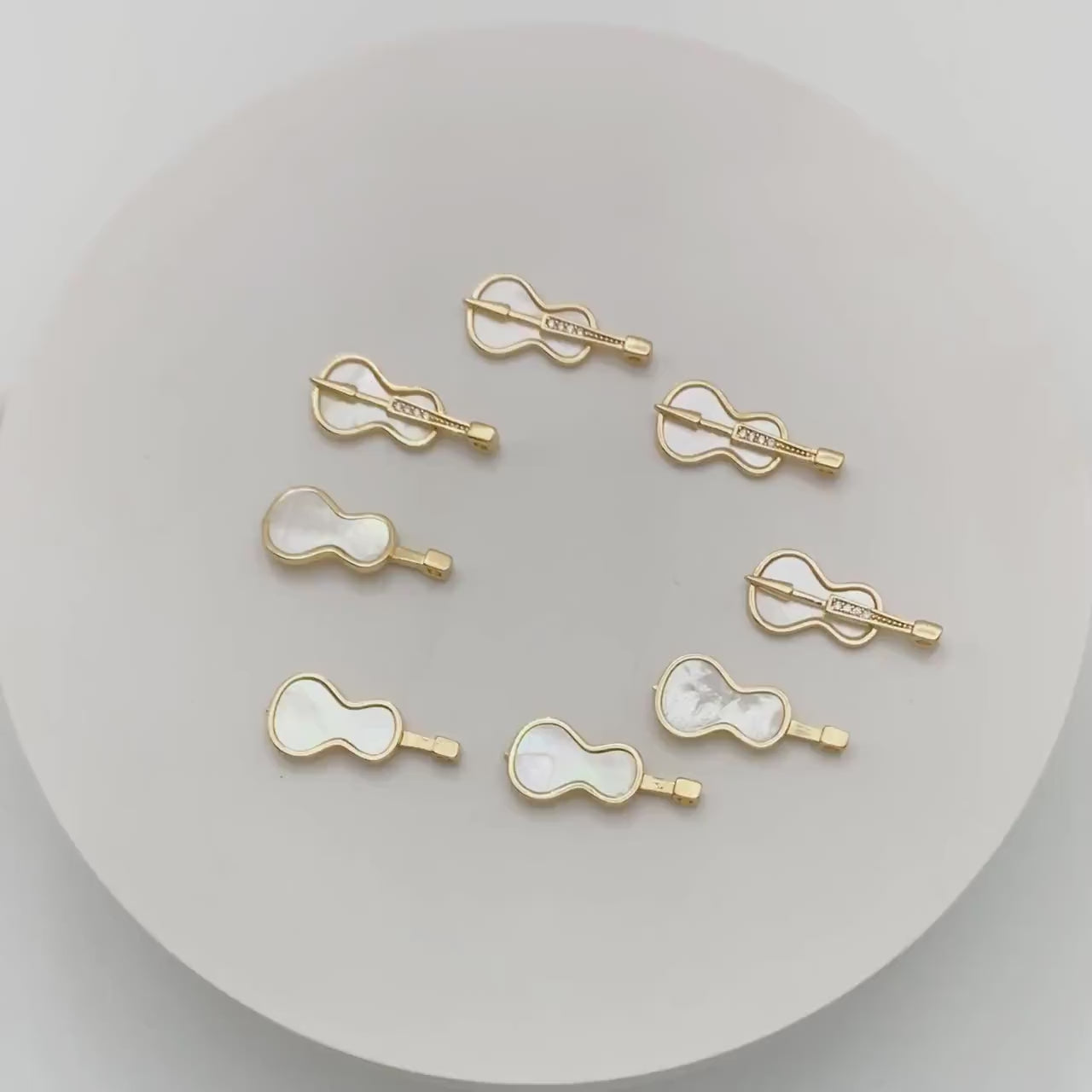 4 pieces Gold plated Violoncello Charms, Viola Musical Instrument Pendants (GB-2368)