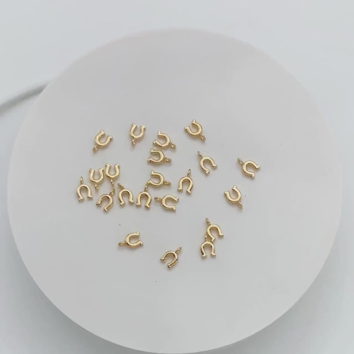 10pcs Gold Horseshoe Charm 9x5.5mm, 18K Gold plated Brass, U-shaped Pendant (GB-1439-A)