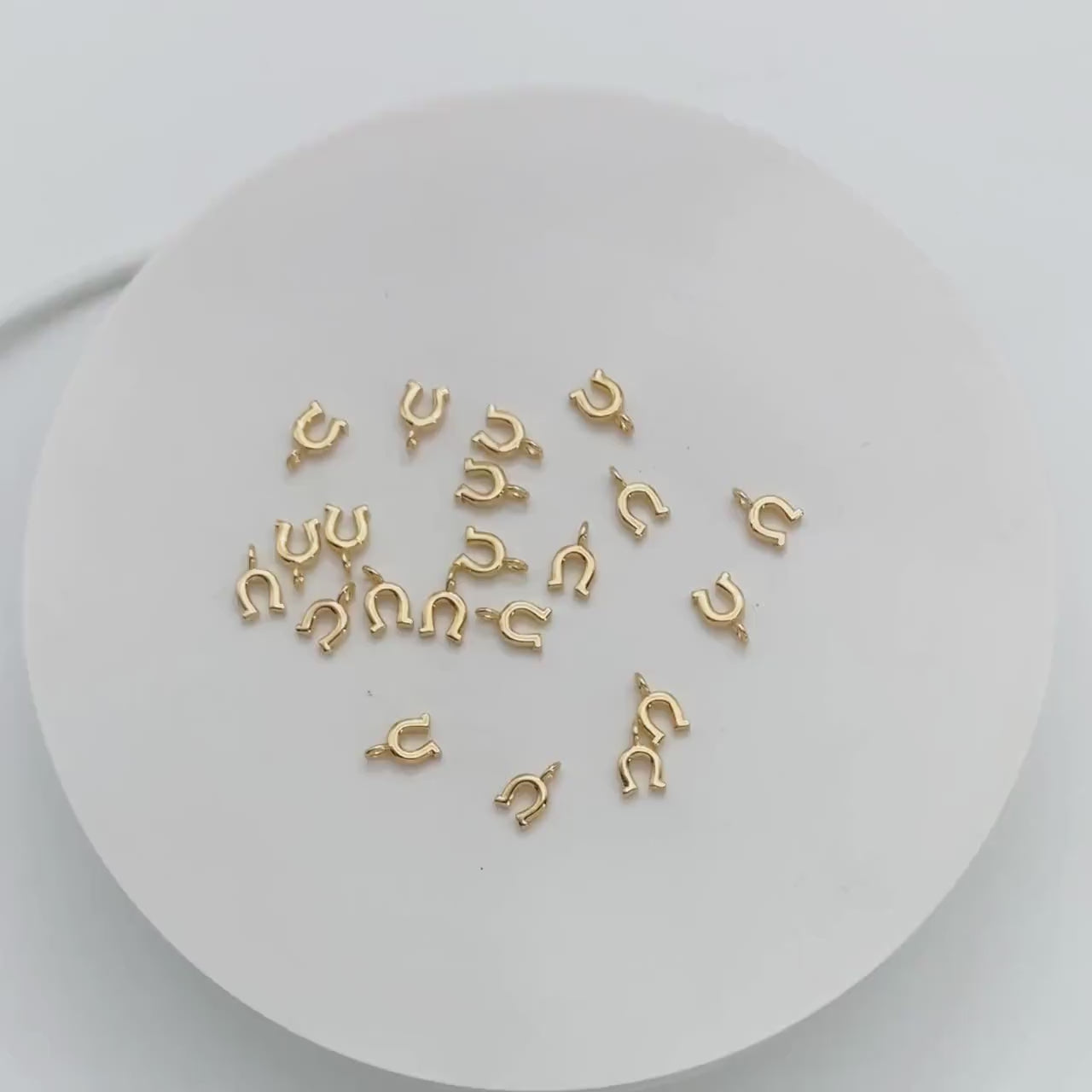10pcs Gold Horseshoe Charm 9x5.5mm, 18K Gold plated Brass, U-shaped Pendant (GB-1439-A)