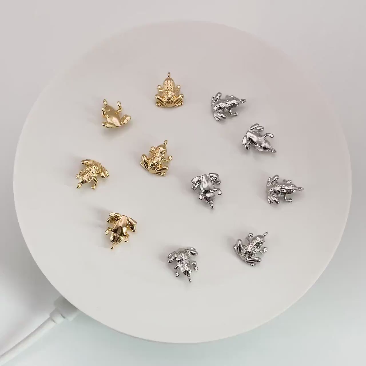 10pcs Gold/ Silver 3D Frog Charm, 18K Gold/ Rhodium Plated Brass, Toad Charms (GB-4358)