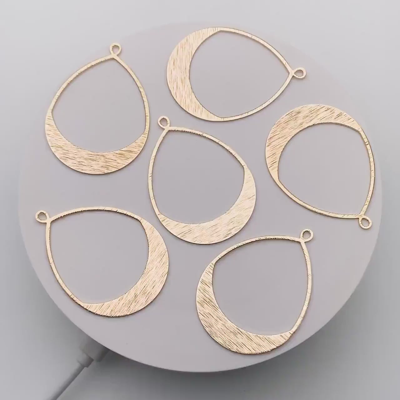 10pcs Gold Brushed Teardrop Pendants, Geometric Link Charms 49x36mm (GB-3817-H)