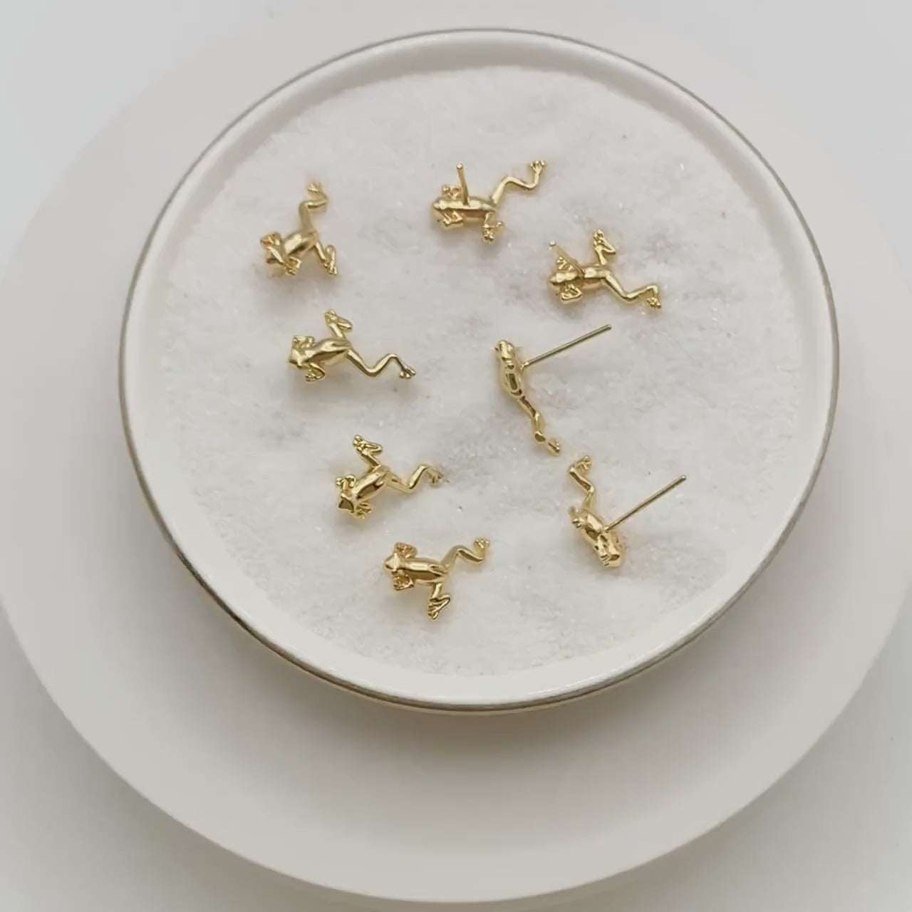 10pcs Gold Frog Earrings, Gold plated Brass, Cute Animal Stud Earrings (GB-4531)